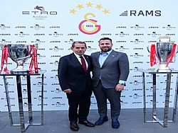 GALATASARAY FUTBOL TAKIMI AMPYONLUU ETRO RESIDENCES STANBUL'DA KUTLADI